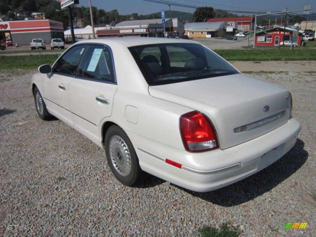 2001 XG300 Sedan - Nordic White / Black photo #3