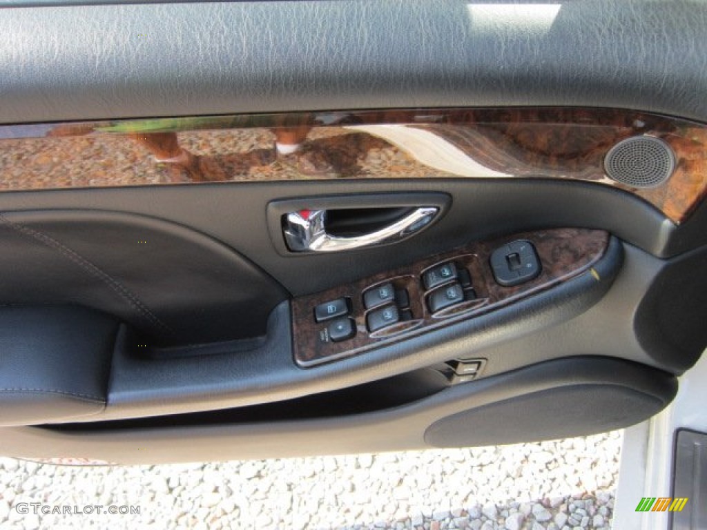 2001 XG300 Sedan - Nordic White / Black photo #12