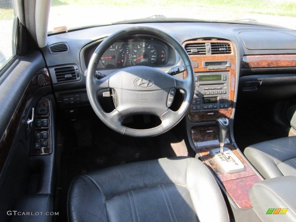 2001 XG300 Sedan - Nordic White / Black photo #14