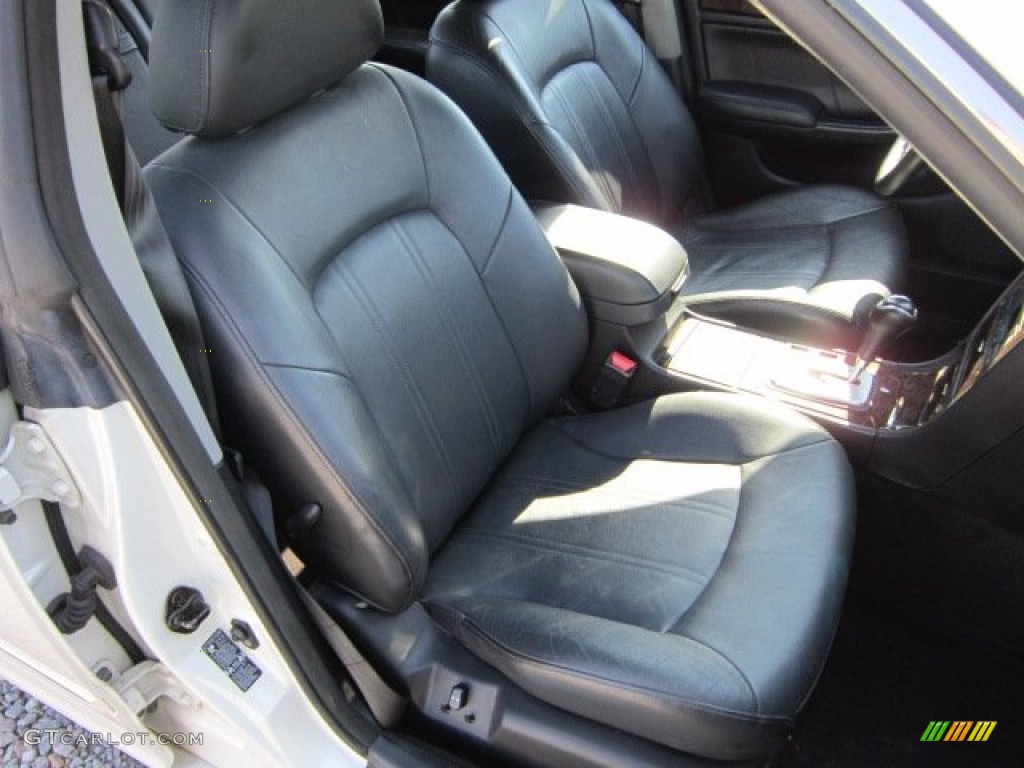 2001 XG300 Sedan - Nordic White / Black photo #22