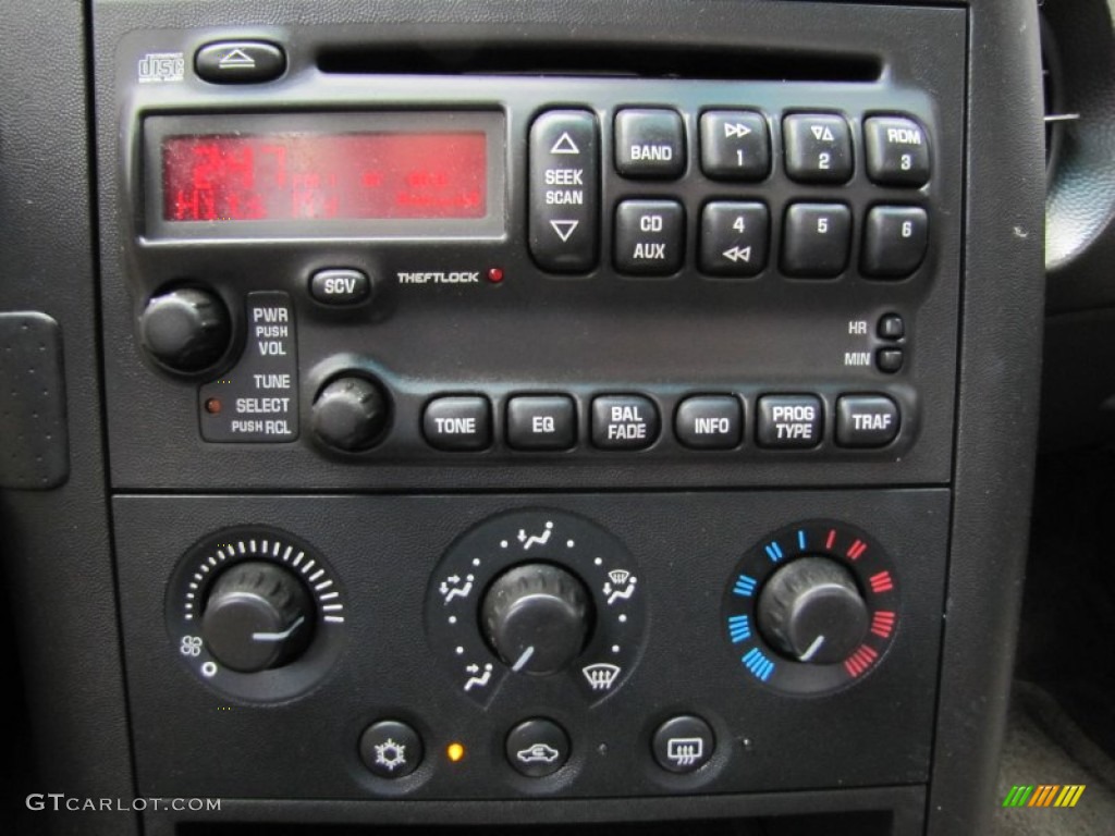 2005 Pontiac Grand Prix GTP Sedan Controls Photo #51582559