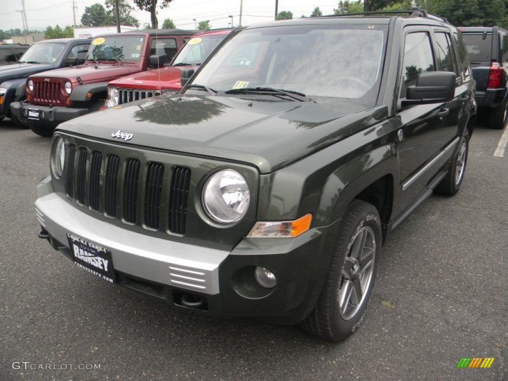 2008 Patriot Limited 4x4 - Jeep Green Metallic / Pastel Pebble Beige photo #1