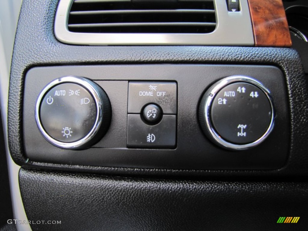 2008 Chevrolet Suburban 1500 LTZ 4x4 Controls Photo #51586003