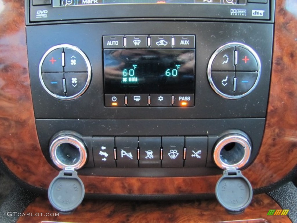 2008 Chevrolet Suburban 1500 LTZ 4x4 Controls Photo #51586102
