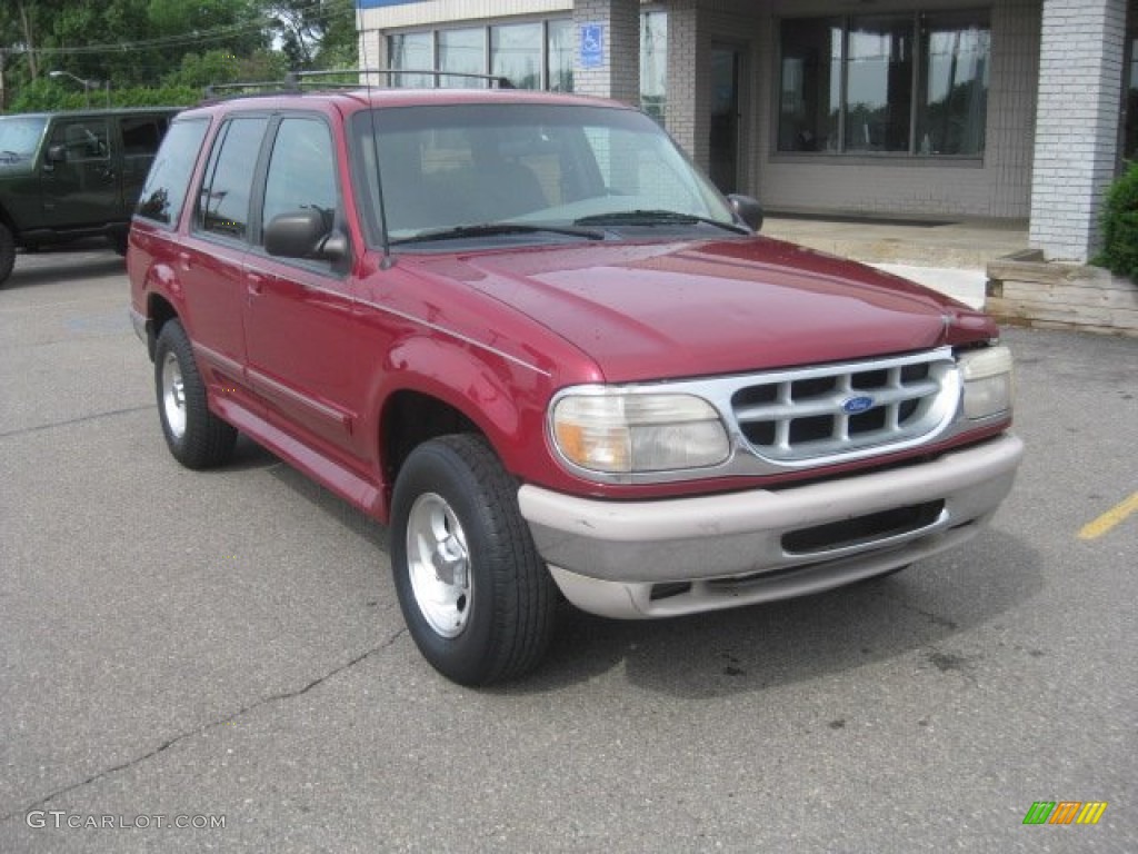 1995 Explorer XLT 4x4 - Toreador Red Metallic / Light Flint photo #1