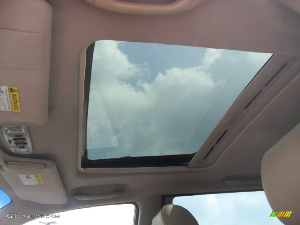 2005 Mazda MPV ES Sunroof Photos