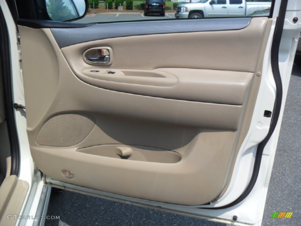 2005 Mazda MPV ES Door Panel Photos