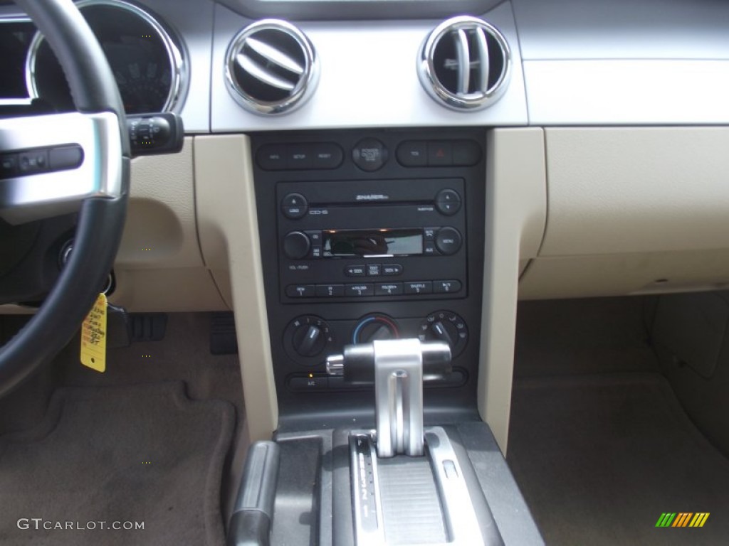2007 Ford Mustang GT Premium Coupe Controls Photo #51594916