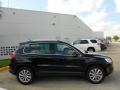 Deep Black Metallic - Tiguan SE Photo No. 8