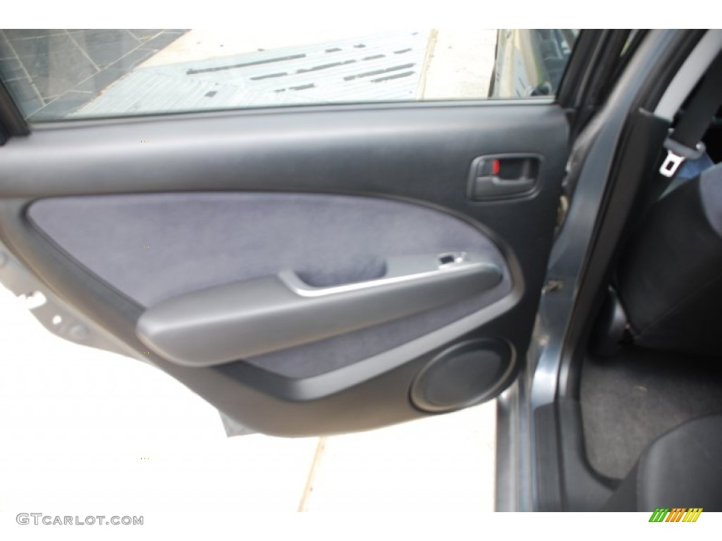 2004 Outlander LS - Urban Gray Pearl / Charcoal photo #13