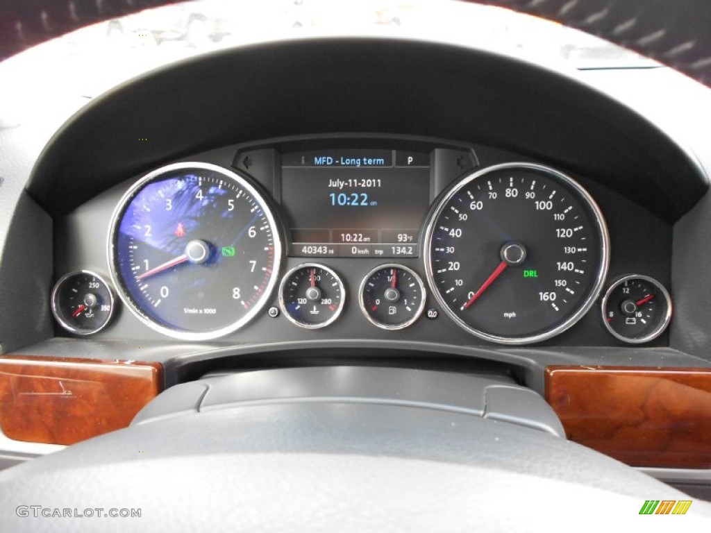 2008 Volkswagen Touareg 2 V8 Gauges Photo #51596476