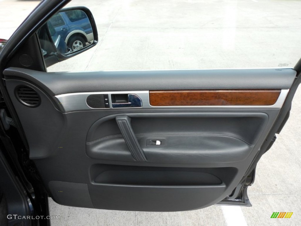2004 Volkswagen Touareg V8 Anthracite Door Panel Photo #51596779