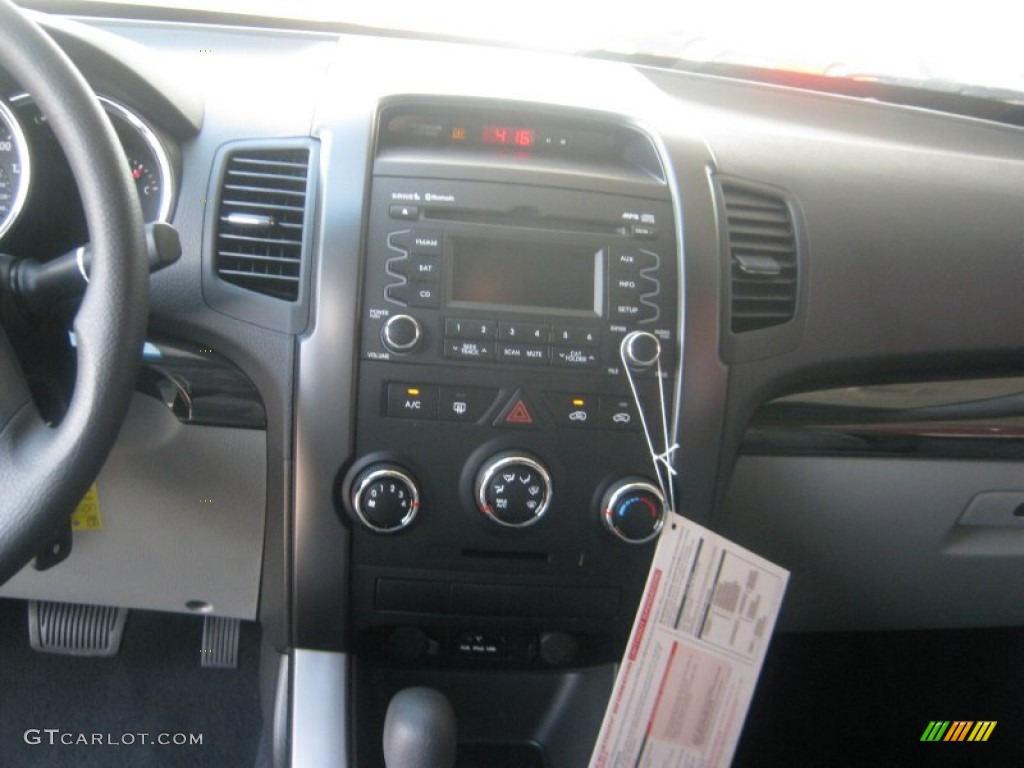 2012 Sorento LX - Titanium Silver / Gray photo #8