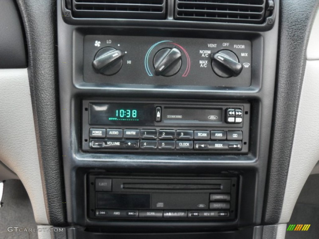 1998 Ford Mustang GT Coupe Controls Photo #51596914