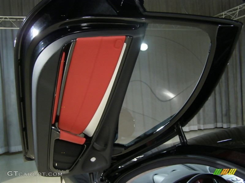 2006 Mercedes-Benz SLR McLaren Red Leather Door Panel Photo #51598
