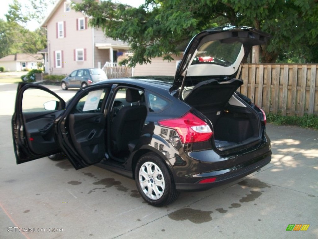 2012 Focus SE 5-Door - Tuxedo Black Metallic / Charcoal Black photo #9