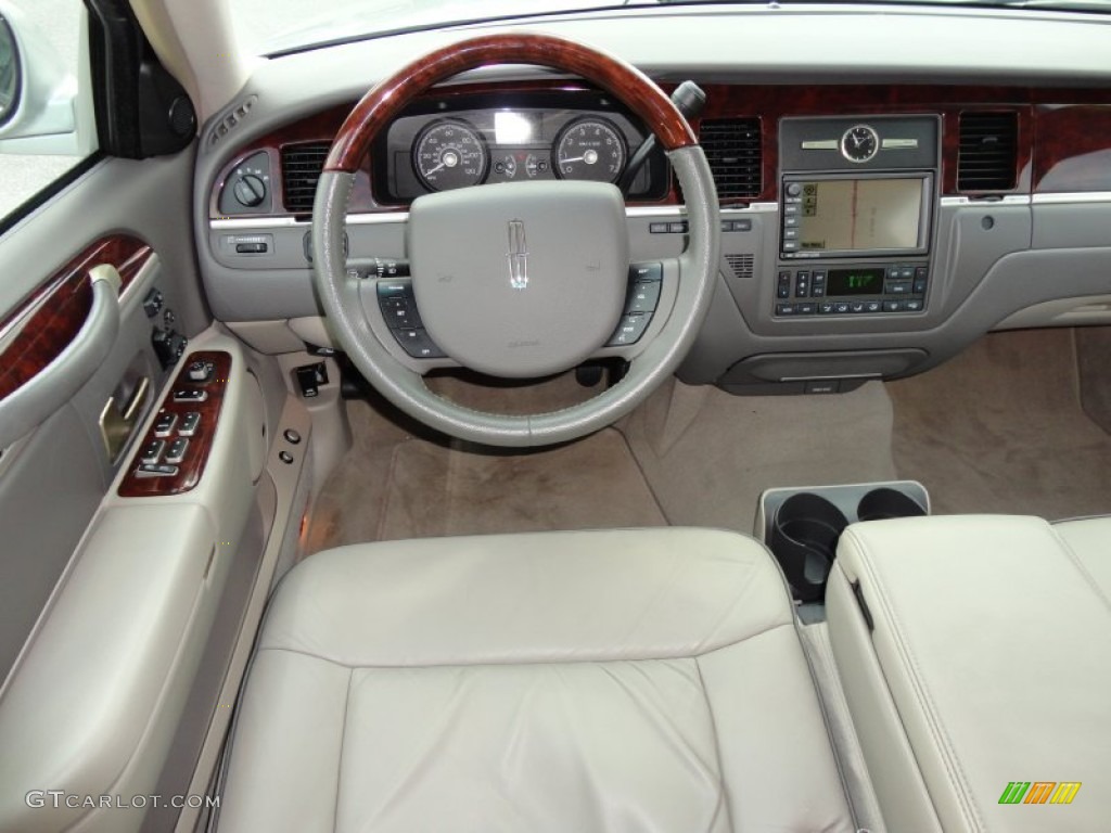 2006 Lincoln Town Car Designer Series Medium Light Stone Dashboard Photo #51601177