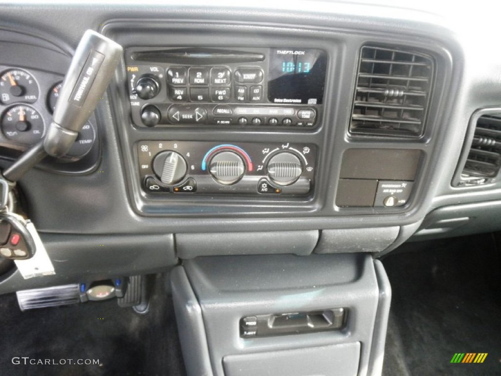 2001 Chevrolet Silverado 3500 LS Extended Cab 4x4 Dually Controls Photos