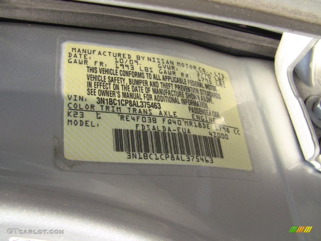 2010 Versa 1.8 S Hatchback - Brilliant Silver Metallic / Charcoal photo #16