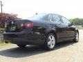 Black Uni - Jetta SE Sedan Photo No. 4