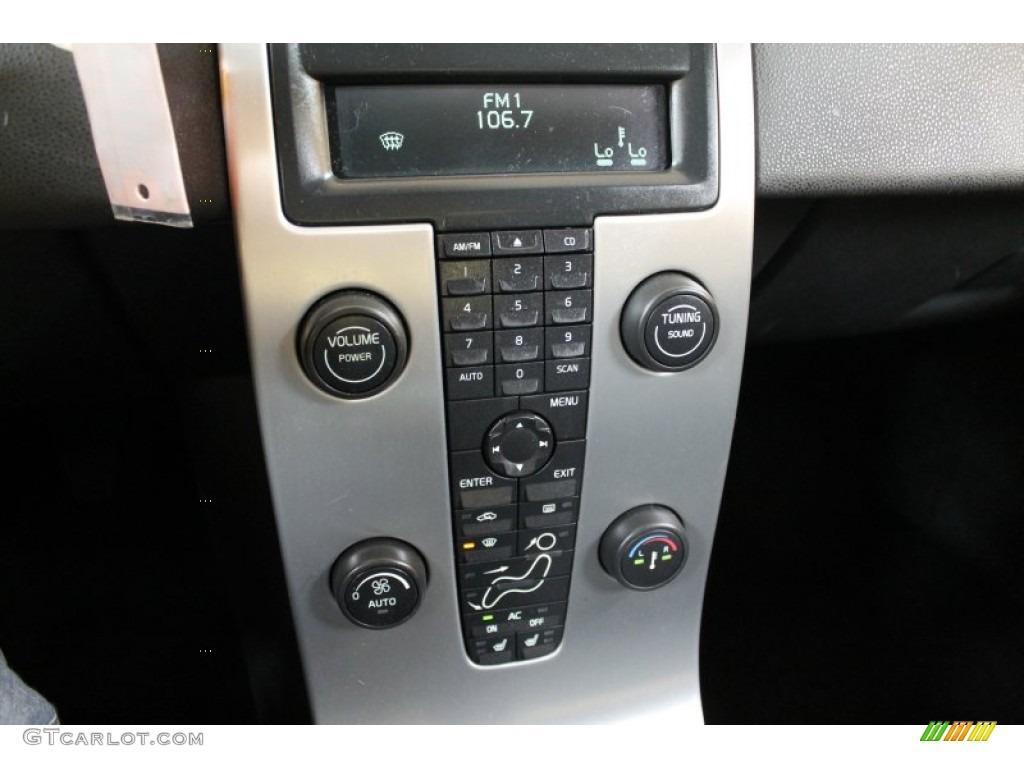 2006 Volvo S40 T5 AWD Controls Photos