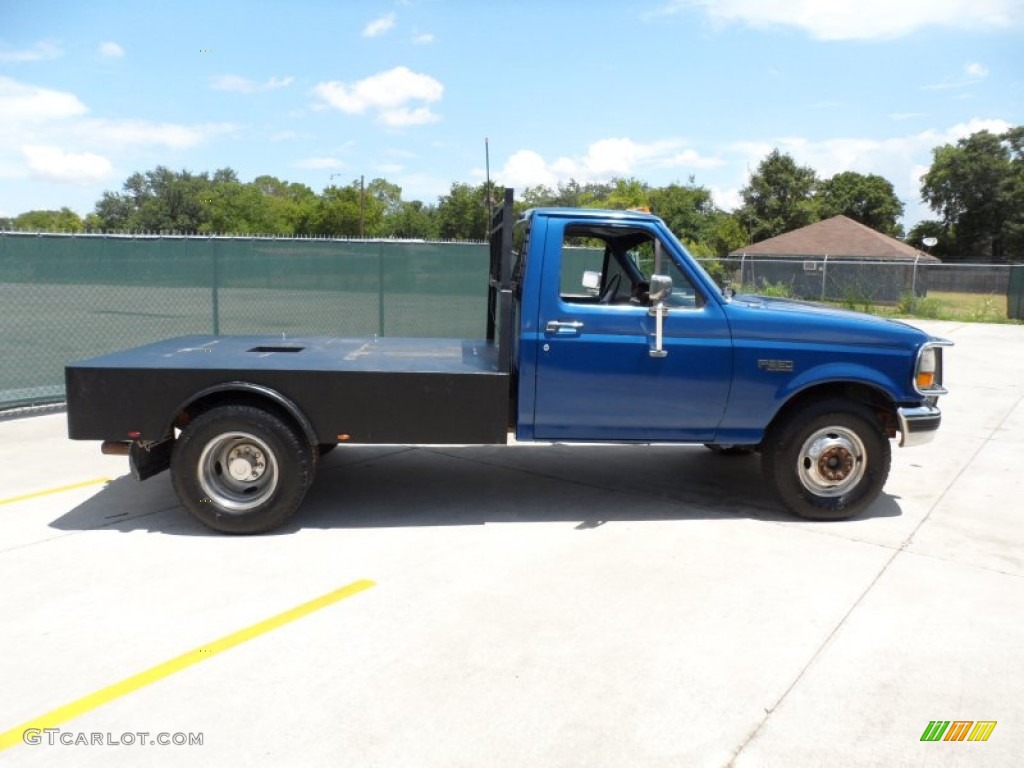 1994 F350 XLT Regular Cab Chassis - Medium Lapis Blue Metallic / Blue photo #2