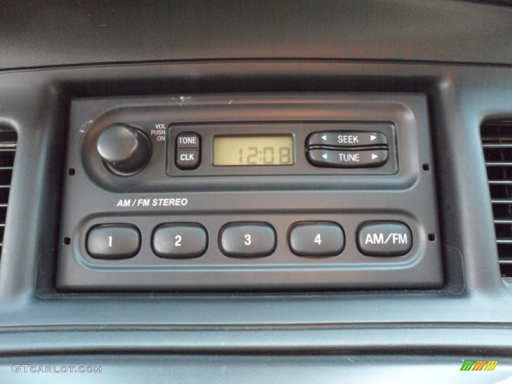 2007 Ford Crown Victoria Police Interceptor Controls Photo #51609709