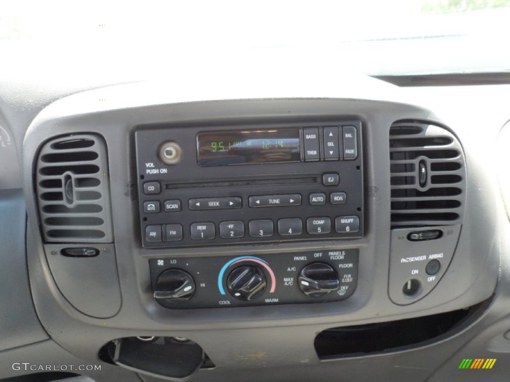 2000 Ford F150 XL Regular Cab Controls Photos