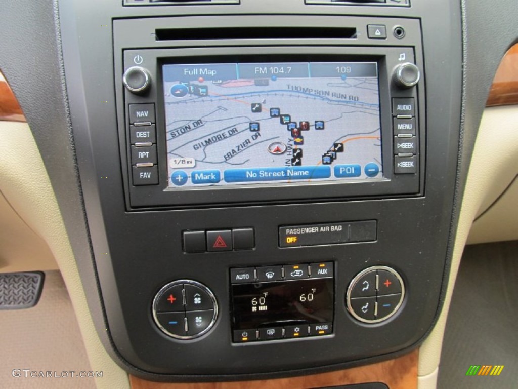 2007 Saturn Outlook XR AWD Navigation Photos