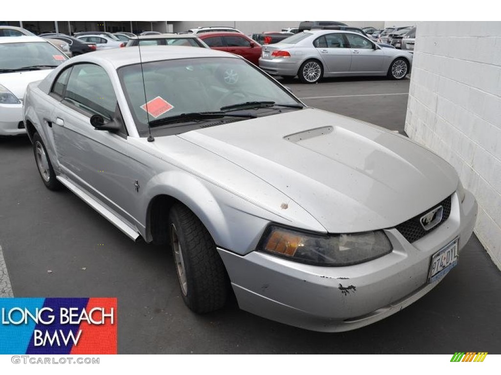 2001 Mustang V6 Coupe - Silver Metallic / Medium Graphite photo #1