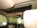Oxford White - Navigator Luxury Photo No. 17