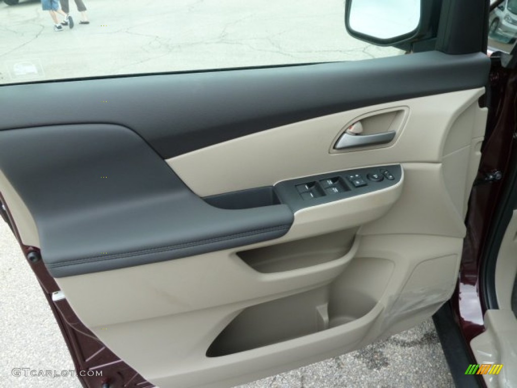 2011 Honda Odyssey LX Door Panel Photos