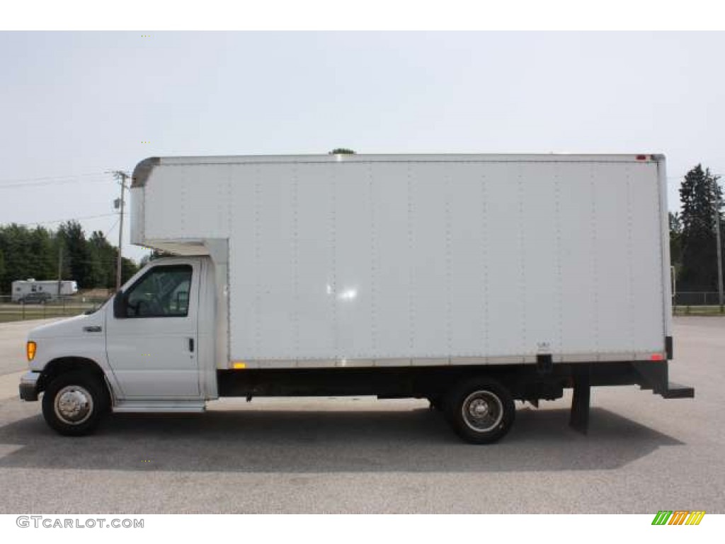 Oxford White 2003 Ford E Series Cutaway E450 Commercial Moving Truck Exterior Photo #51617473