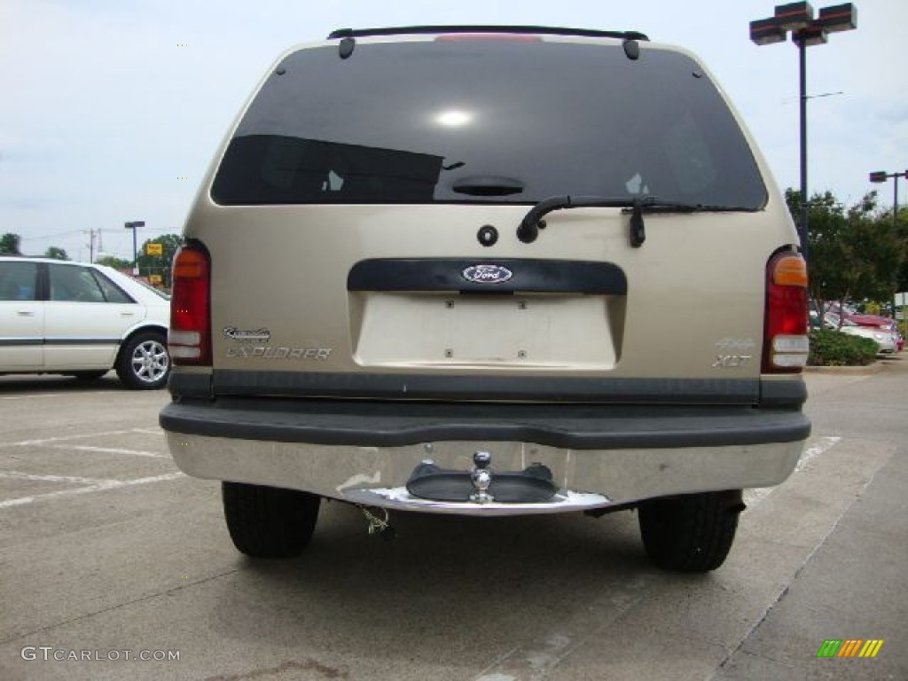2000 Explorer XLT 4x4 - Harvest Gold Metallic / Medium Prairie Tan photo #4