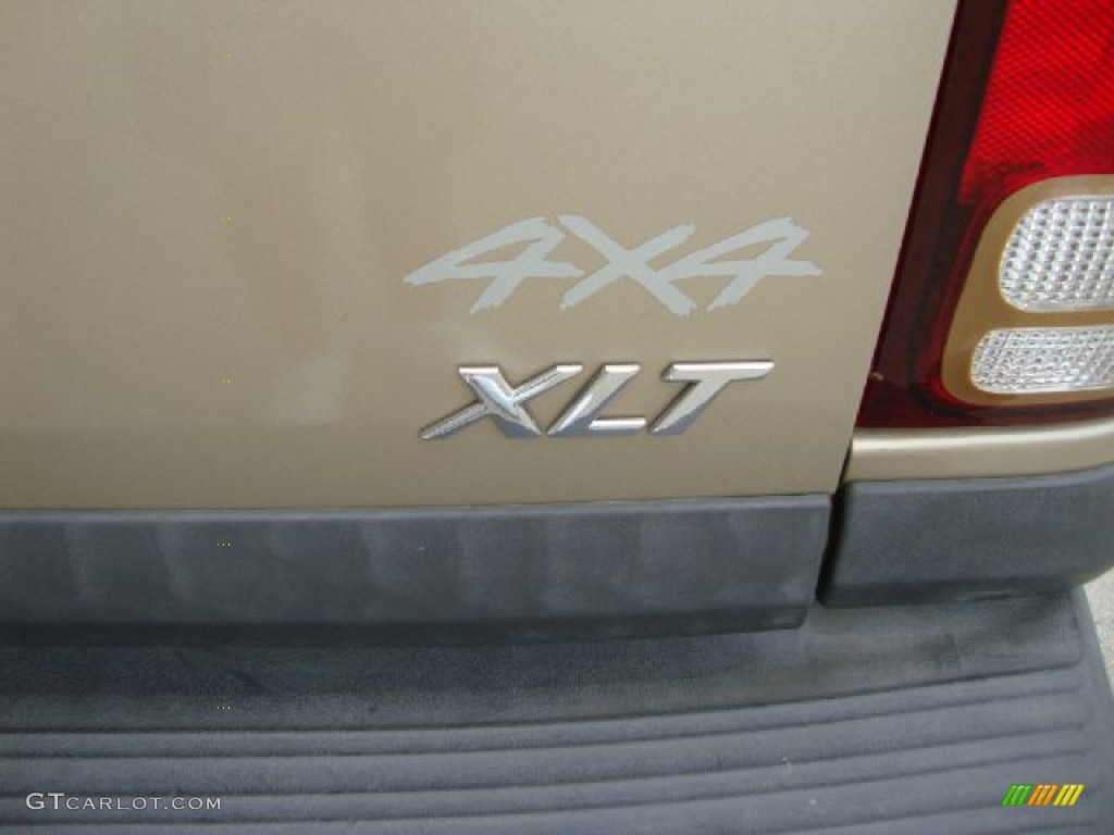 2000 Ford Explorer XLT 4x4 Marks and Logos Photos