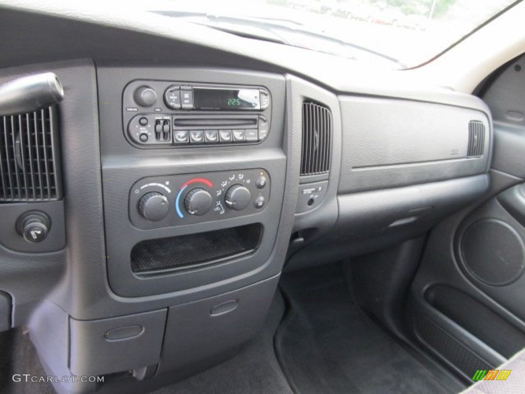 2004 Ram 1500 SLT Regular Cab 4x4 - Black / Dark Slate Gray photo #22