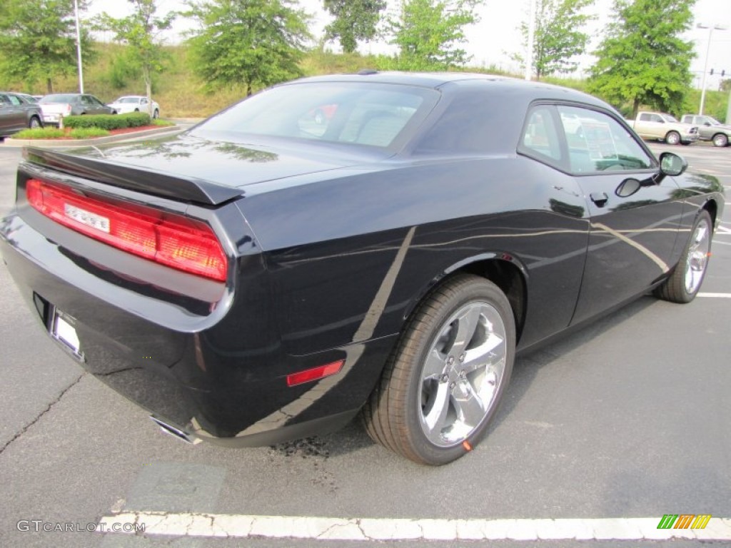 2011 Challenger R/T Plus - Blackberry Pearl / Dark Slate Gray photo #3