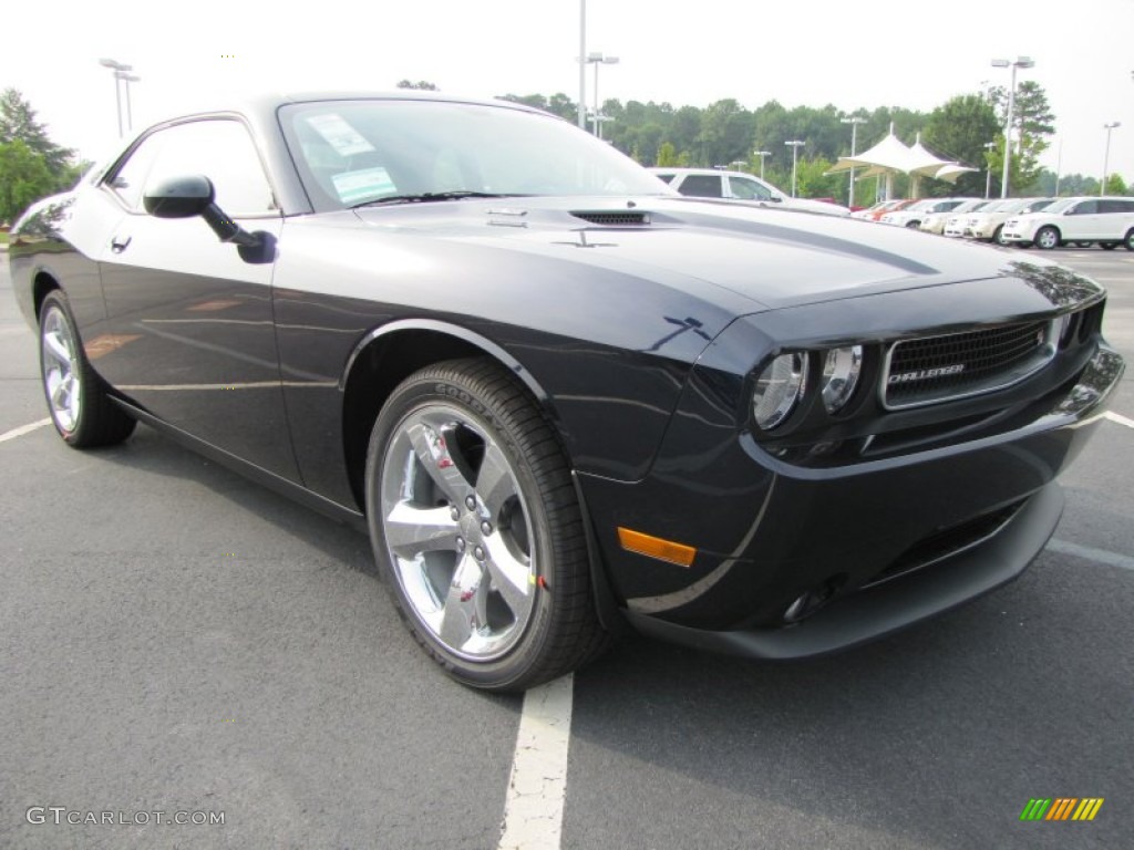 2011 Challenger R/T Plus - Blackberry Pearl / Dark Slate Gray photo #4