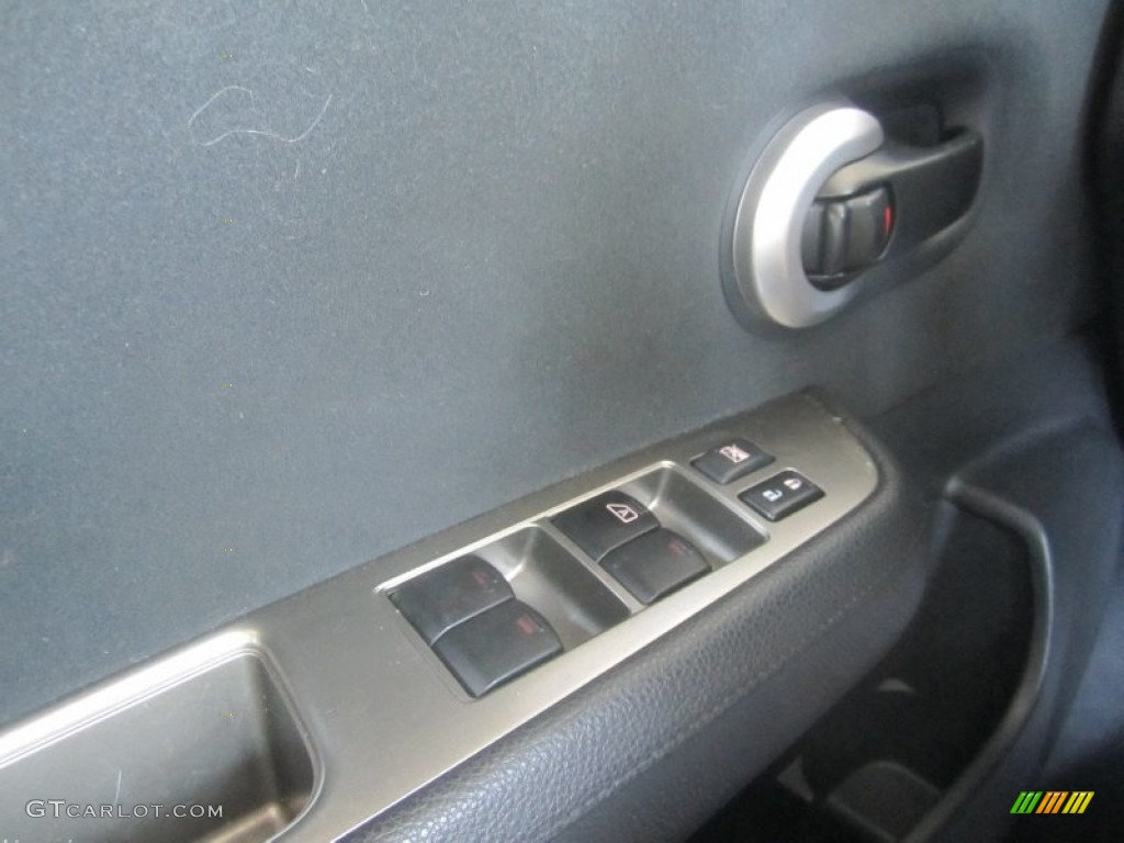 2010 Versa 1.8 S Hatchback - Metallic Blue / Charcoal photo #21