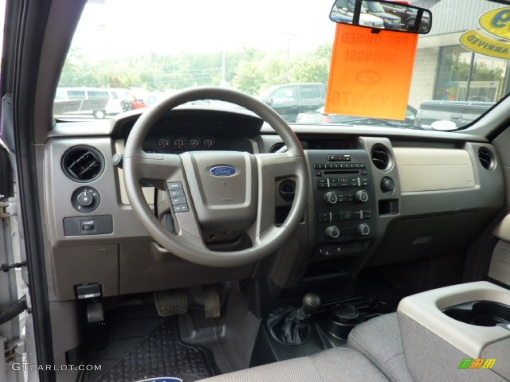 2009 Ford F150 STX SuperCab 4x4 Stone/Medium Stone Dashboard Photo #51638275