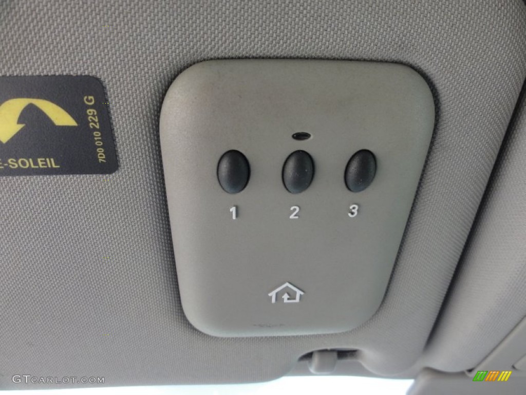 2001 Audi Allroad 2.7T quattro Avant Controls Photo #51638722