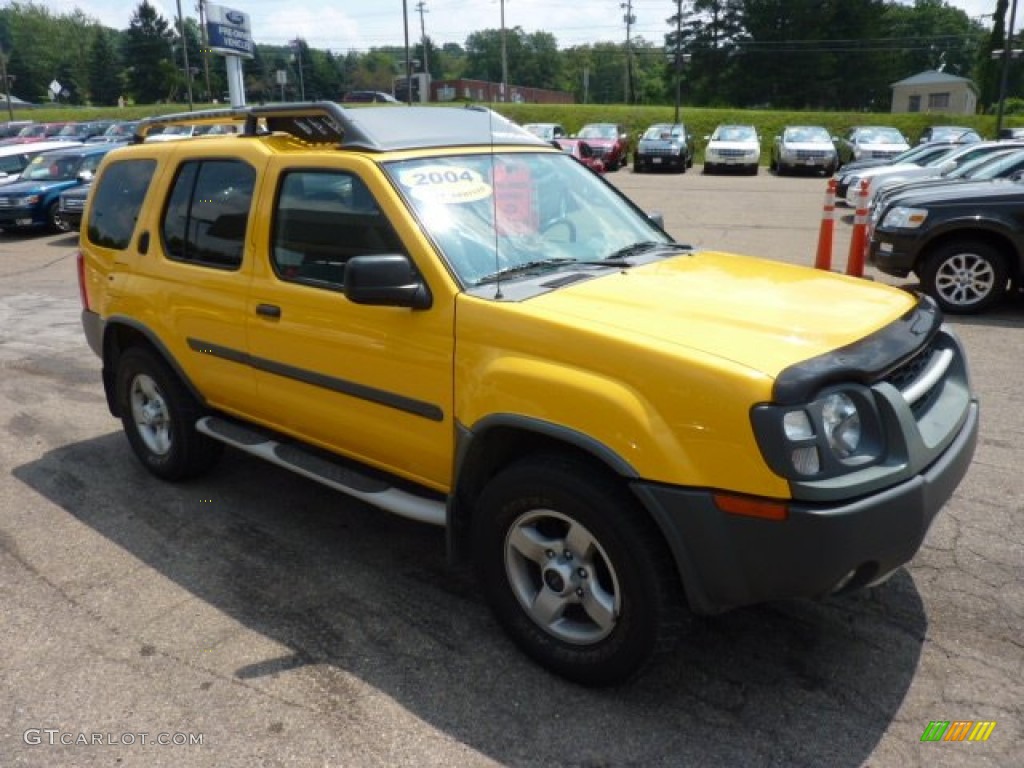 2004 Xterra XE 4x4 - Solar Yellow / Charcoal photo #6