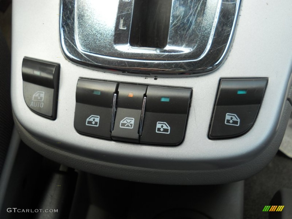 2008 Chevrolet Equinox LT AWD Controls Photos