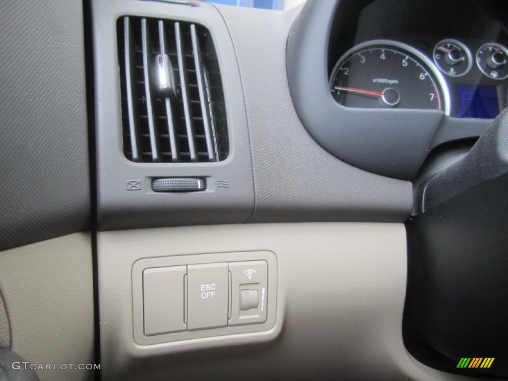 2010 Elantra Touring SE - Ebony Black / Beige photo #23
