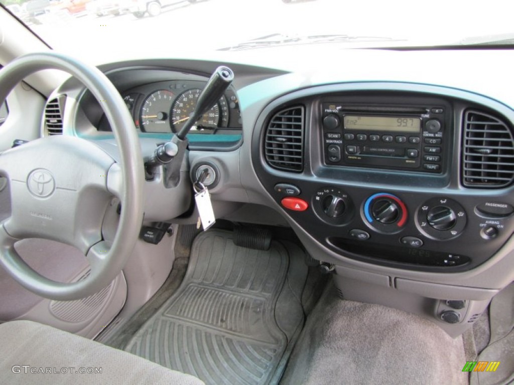2000 Toyota Tundra SR5 Extended Cab Controls Photo #51641032