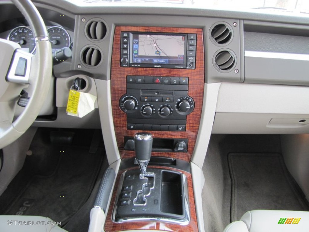 2008 Jeep Commander Limited Controls Photo #51641860