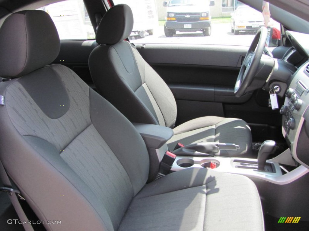 2009 Focus SE Coupe - Sangria Red Metallic / Medium Stone photo #15