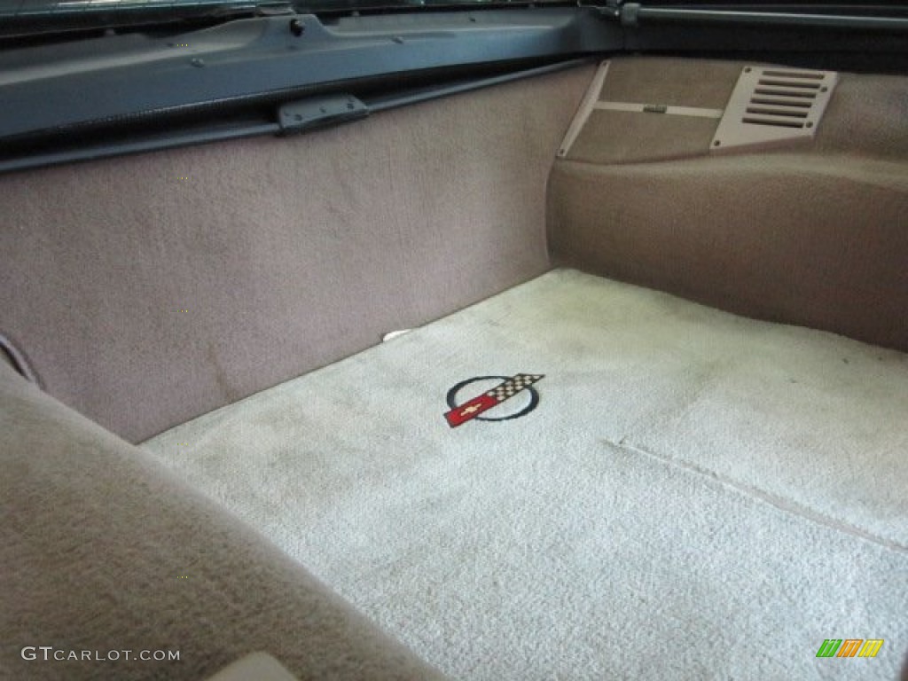 1993 Chevrolet Corvette Coupe Trunk Photo #51643120