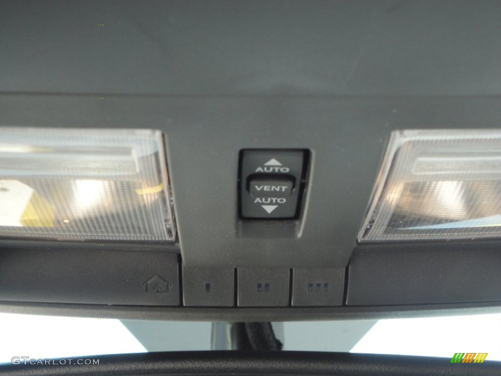 2010 Dodge Challenger SRT8 Controls Photo #51645604