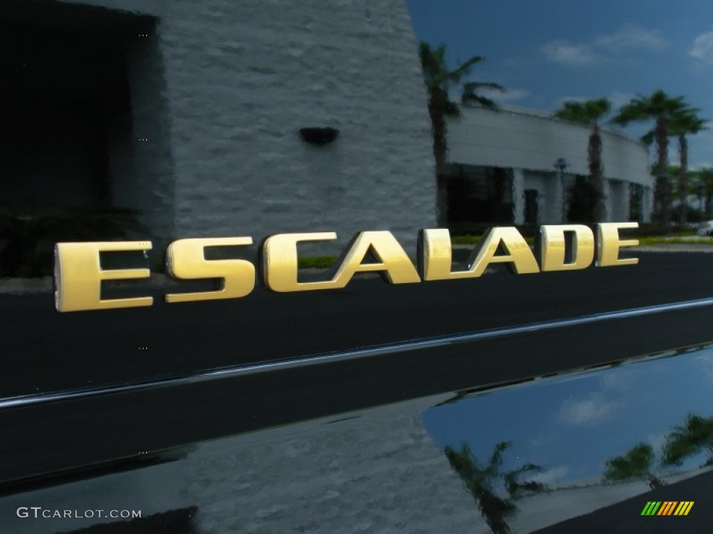 2002 Cadillac Escalade Standard Escalade Model Marks and Logos Photo #51647854